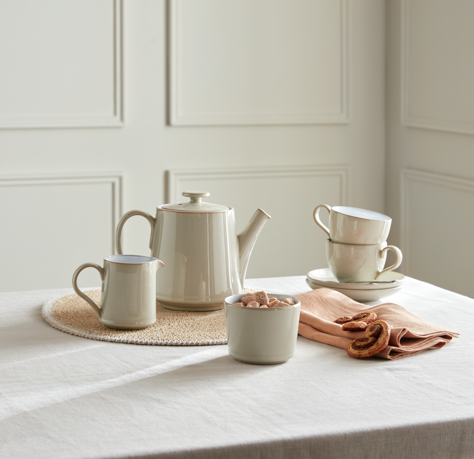 Linen Straight Teapot
