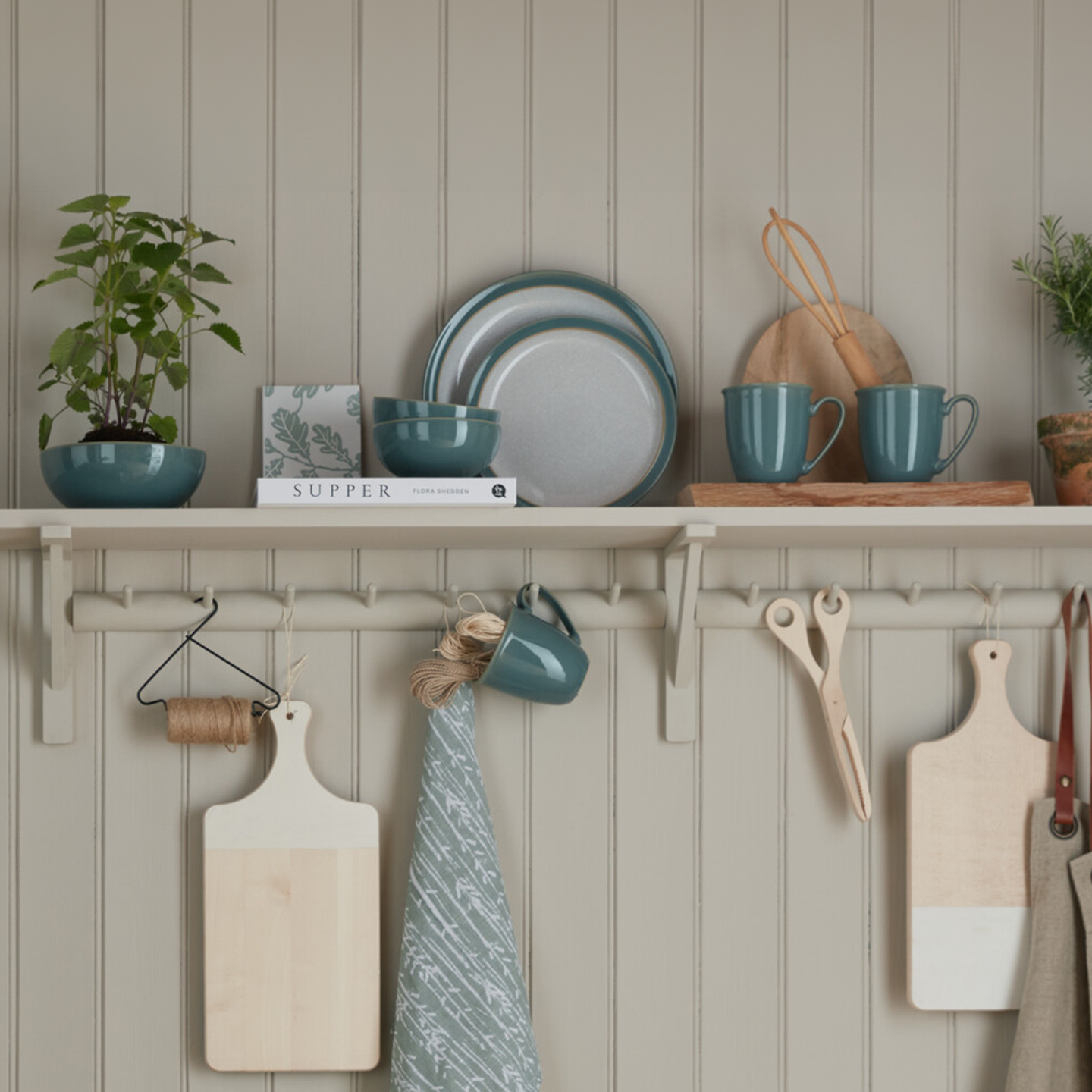 Elements Fern Green Medium Plate