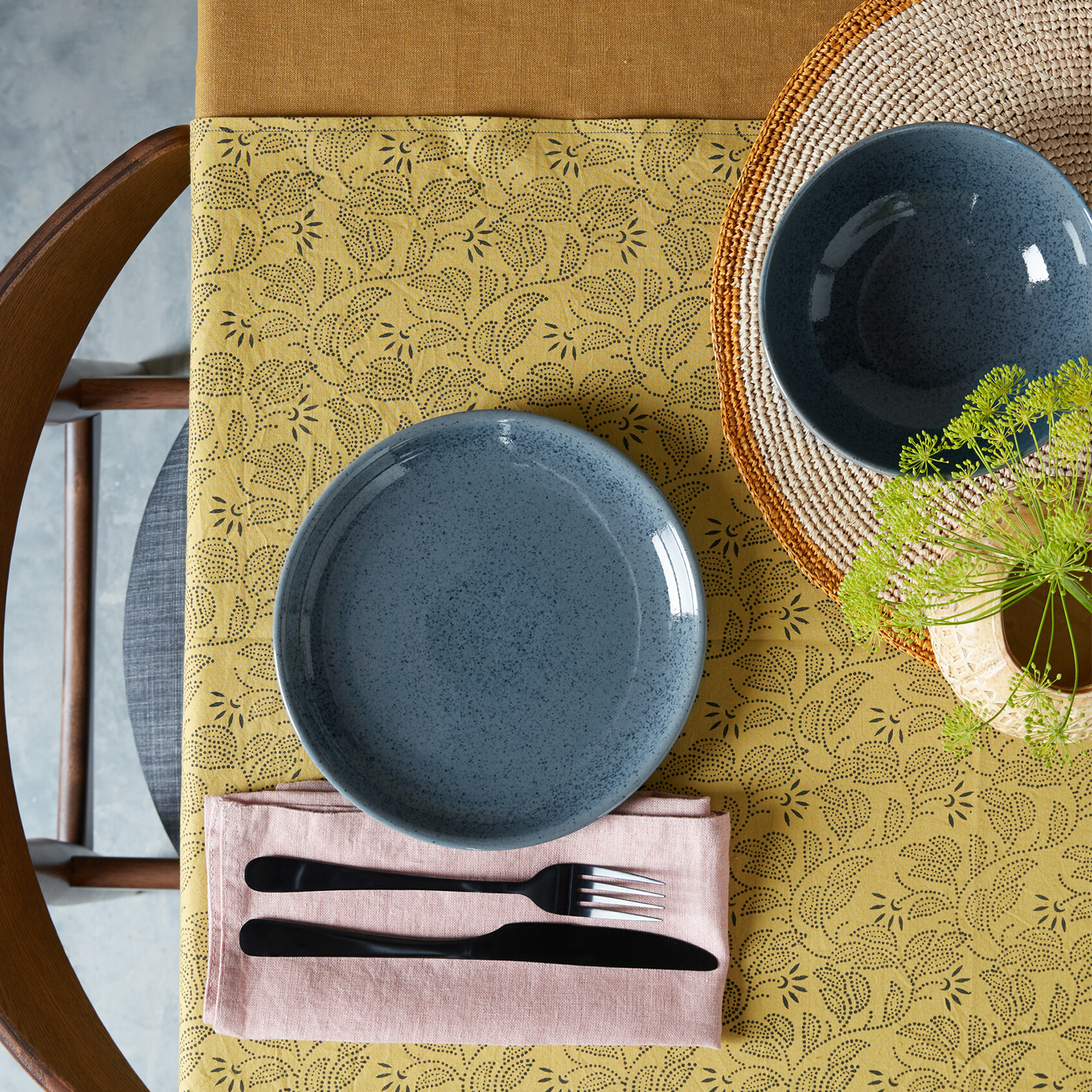 Dark Grey Speckle Coupe Medium Plates - Set Of 4