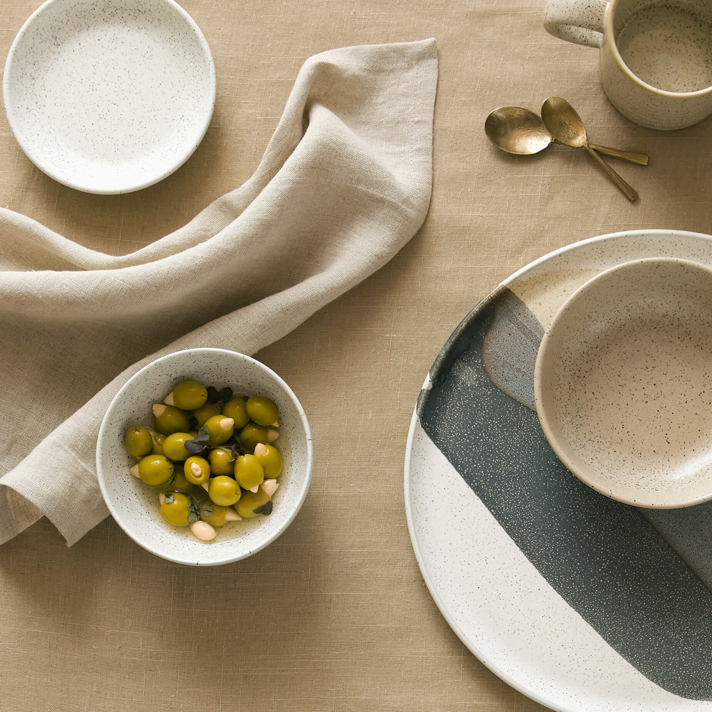 Grain Accent Round Platter