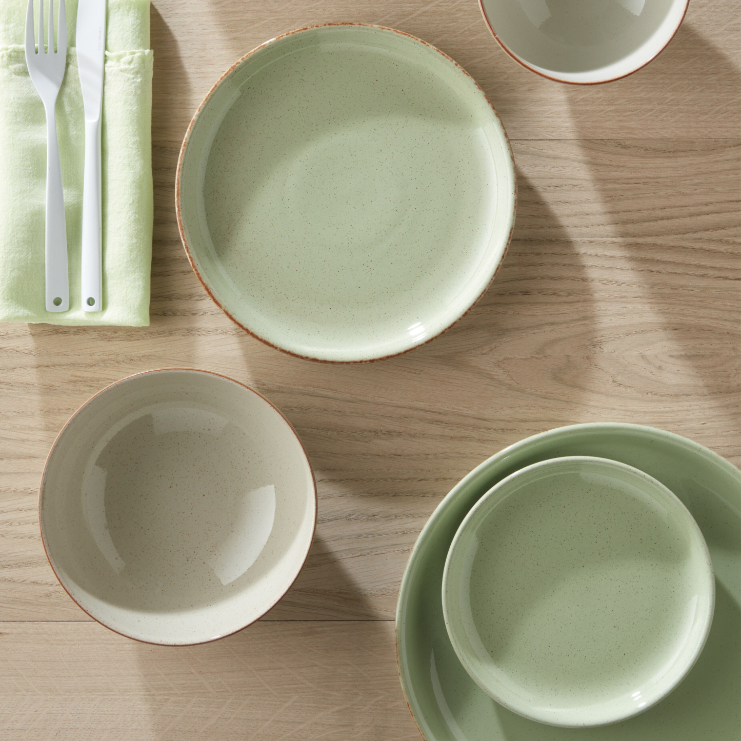 Heritage Orchard Coupe 16 Piece Dinnerware Set