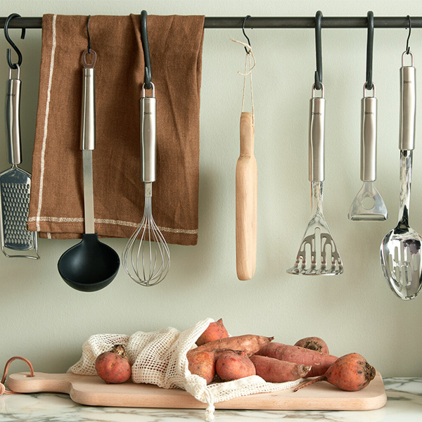 {"default":"stand_with_utensils_cutlery"}
